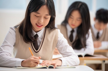 Khóa học IELTS 1 kèm 1 cùng giáo viên chấm thi IELTS
